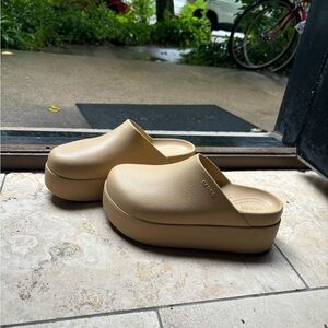 Crocs Dylan Platform Clog